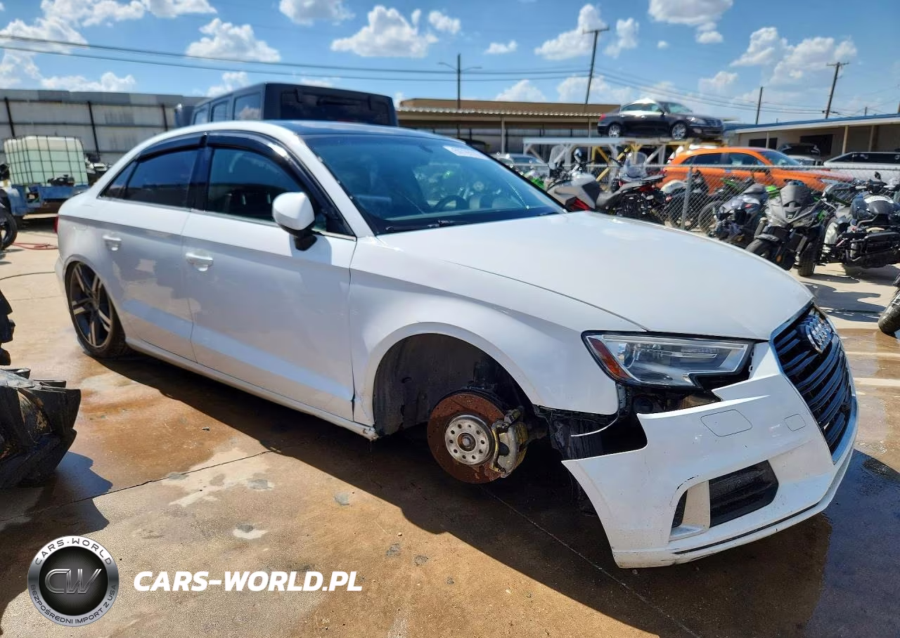 2018 Audi A3 Premium VIN:WAUAUGFF0J1031237 - 4