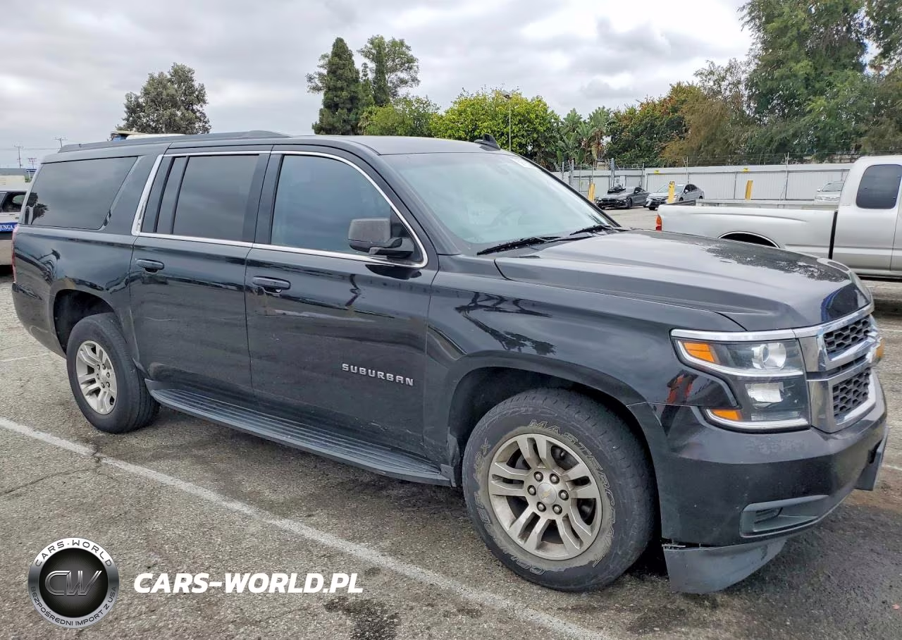 2019 Chevrolet Suburban C1500 Ls VIN:1GNSCGKC8KR337313 - 4