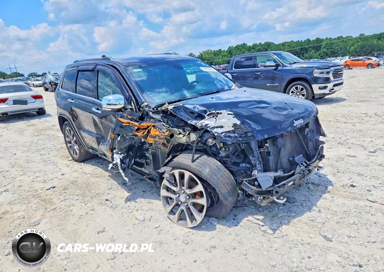 2017 Jeep Grand Cherokee Overland VIN:1C4RJECGXHC708745 - 4