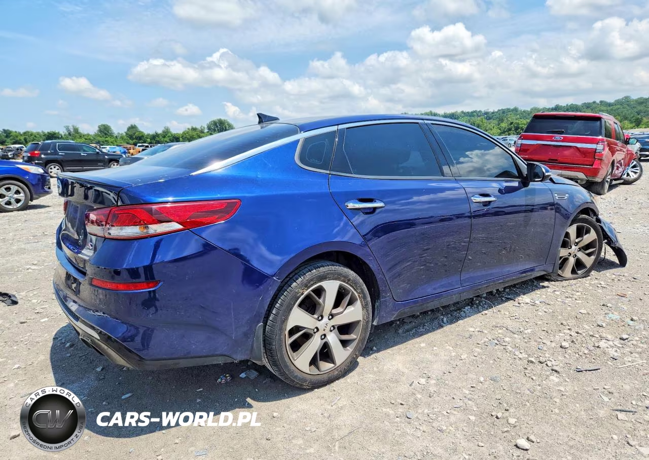 2020 Kia Optima S VIN:5XXGT4L33LG421717 - 3