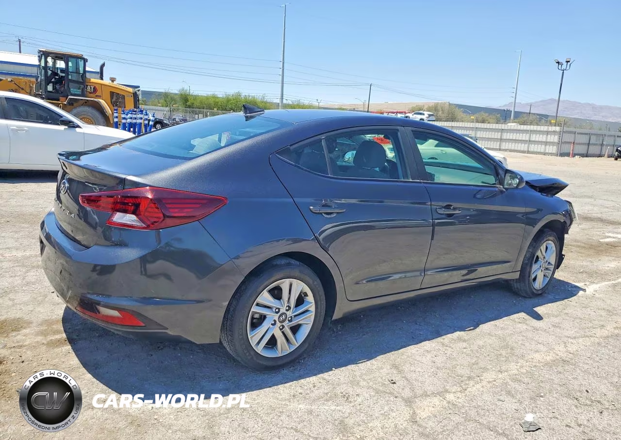 2020 Hyundai Elantra Sel VIN:5NPD84LF2LH576424 - 3