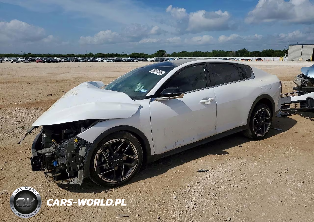 2025 Kia K4 Gt Line – zdjęcie 1 z 13