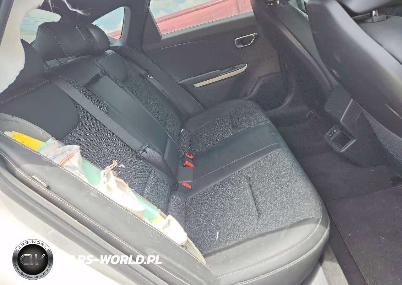 2025 Kia K4 Gt Line VIN:3KPFW4DE5SE245621 - 10