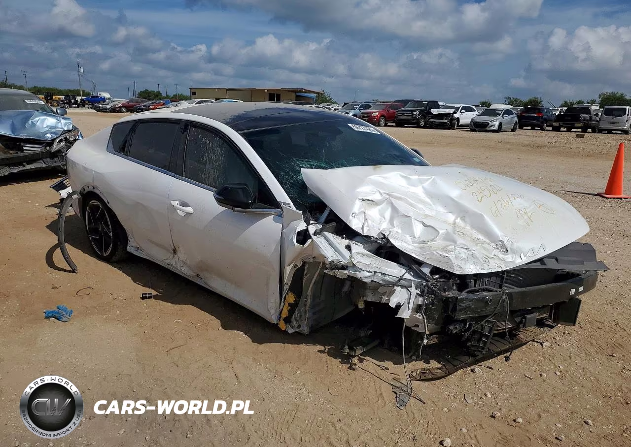 2025 Kia K4 Gt Line VIN:3KPFW4DE5SE245621 - 4