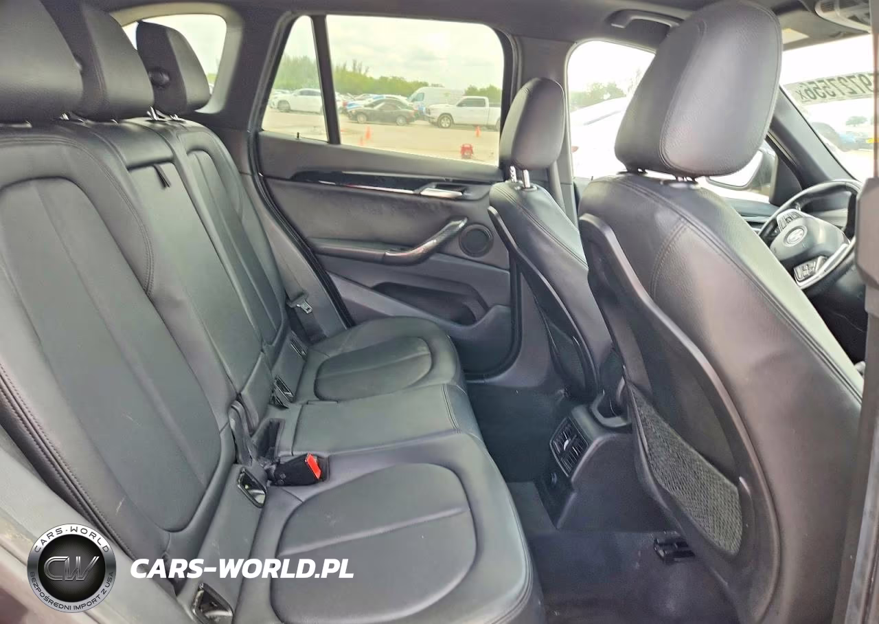 2018 BMW X1 Sdrive28I VIN:WBXHU7C3XJ5H45838 - 11