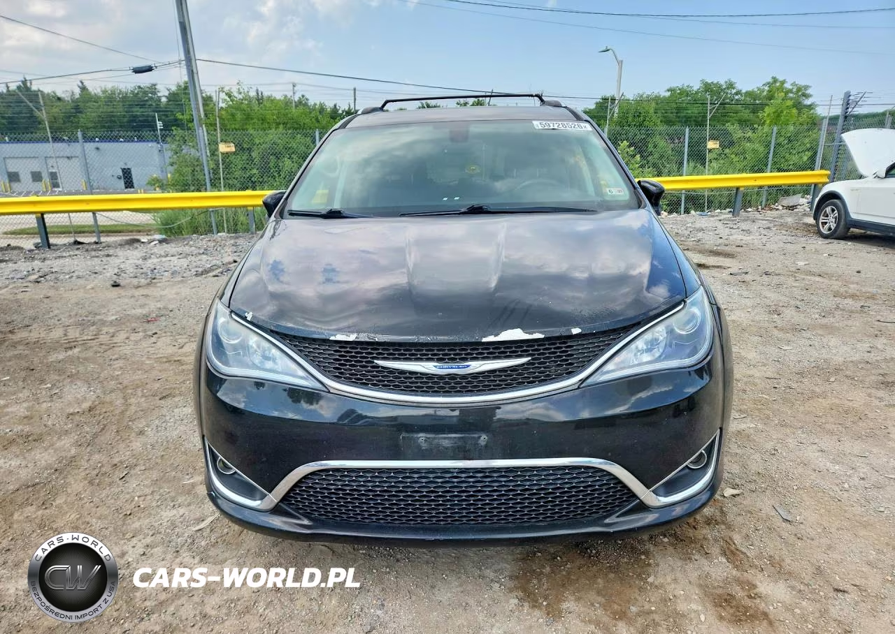 2019 Chrysler Pacifica Touring L VIN:2C4RC1BG7KR596909 - 5