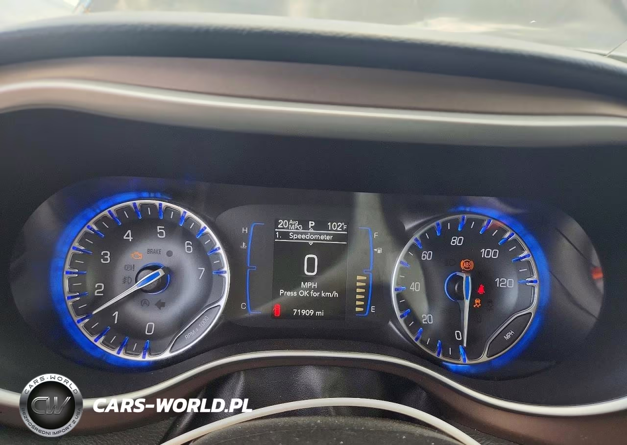 2019 Chrysler Pacifica Touring L VIN:2C4RC1BG7KR596909 - 9