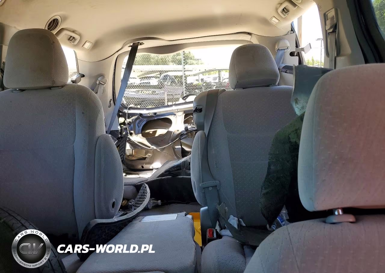 2016 Toyota Sienna Le VIN:5TDKK3DC1GS759160 - 10