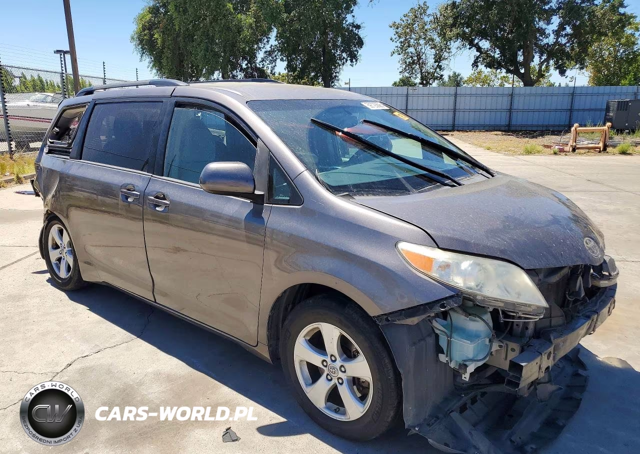 2016 Toyota Sienna Le VIN:5TDKK3DC1GS759160 - 4