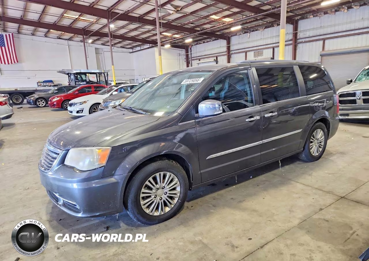 2015 Chrysler Town & Country Touring L – zdjęcie 1 z 13