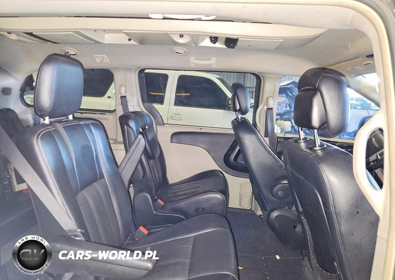 2015 Chrysler Town & Country Touring L VIN:2C4RC1CG6FR507013 - 11