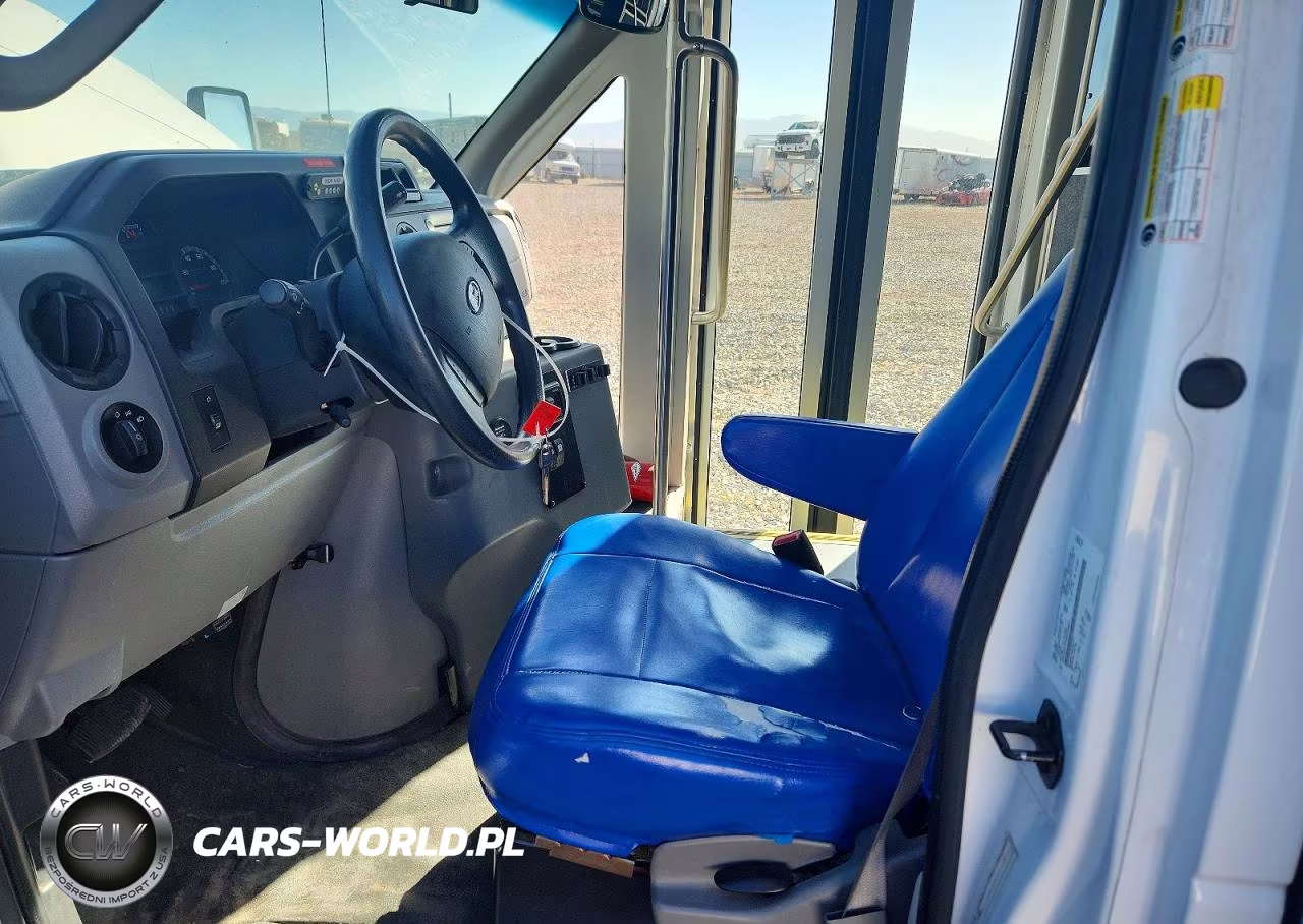 2017 Ford Econoline E450 Super Duty Cutaway Van VIN:1FDFE4FS7HDC06590 - 7