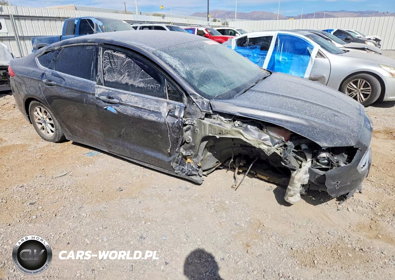 2017 Ford Fusion S VIN:3FA6P0G76HR105779 - 4