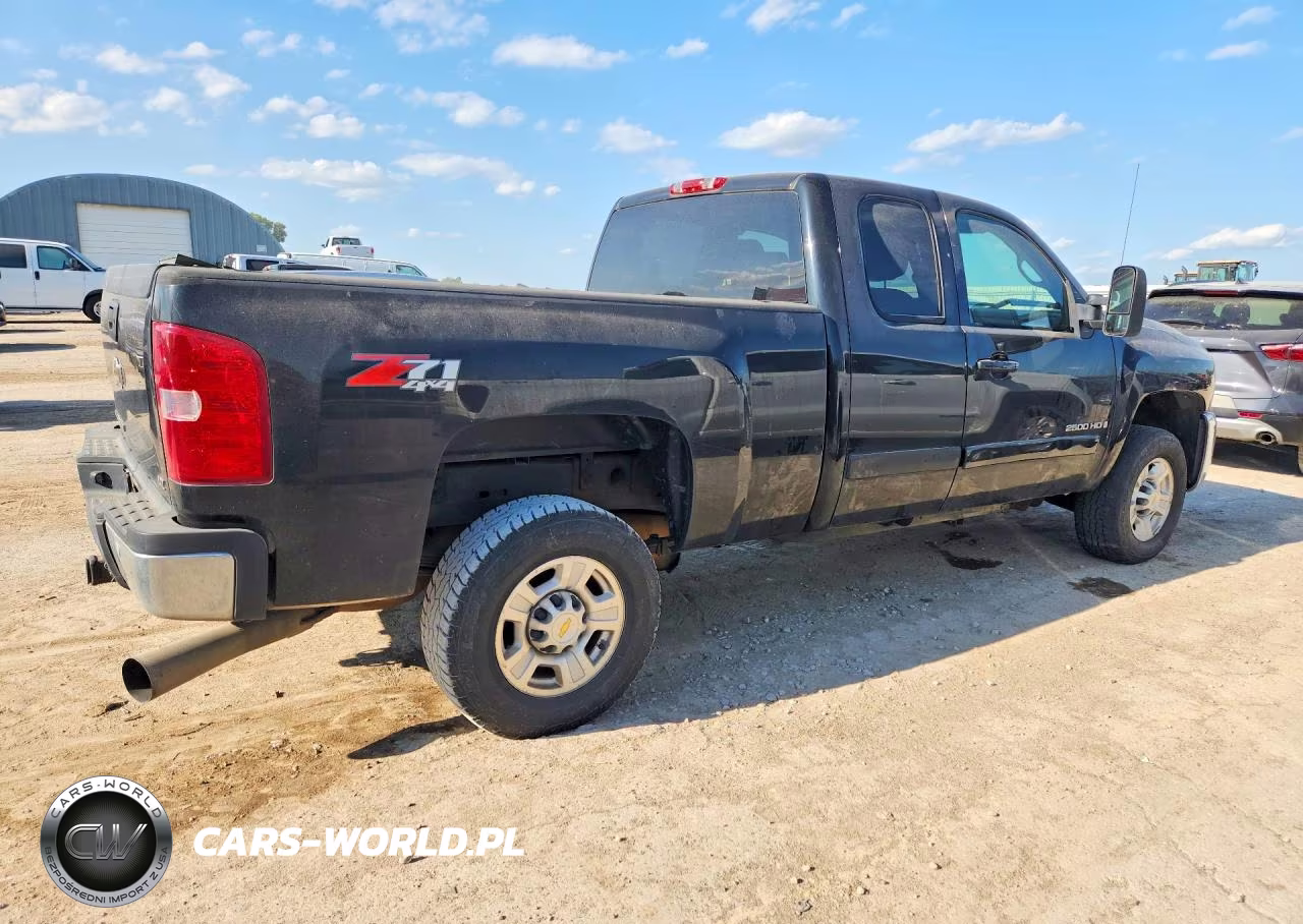 2008 Chevrolet Silverado K2500 Heavy Duty VIN:1GCHK29688E160870 - 3