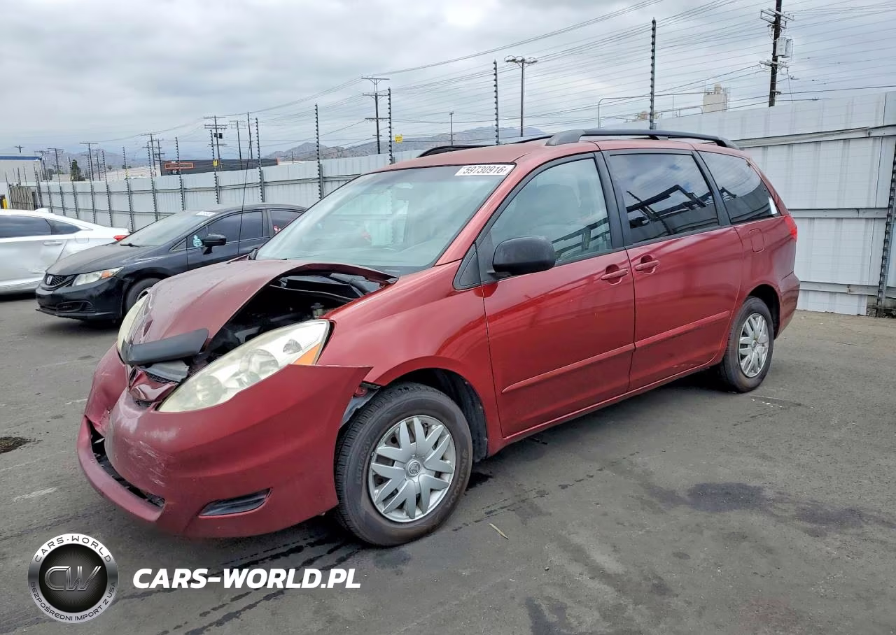 2010 Toyota Sienna Le 8-Passenger