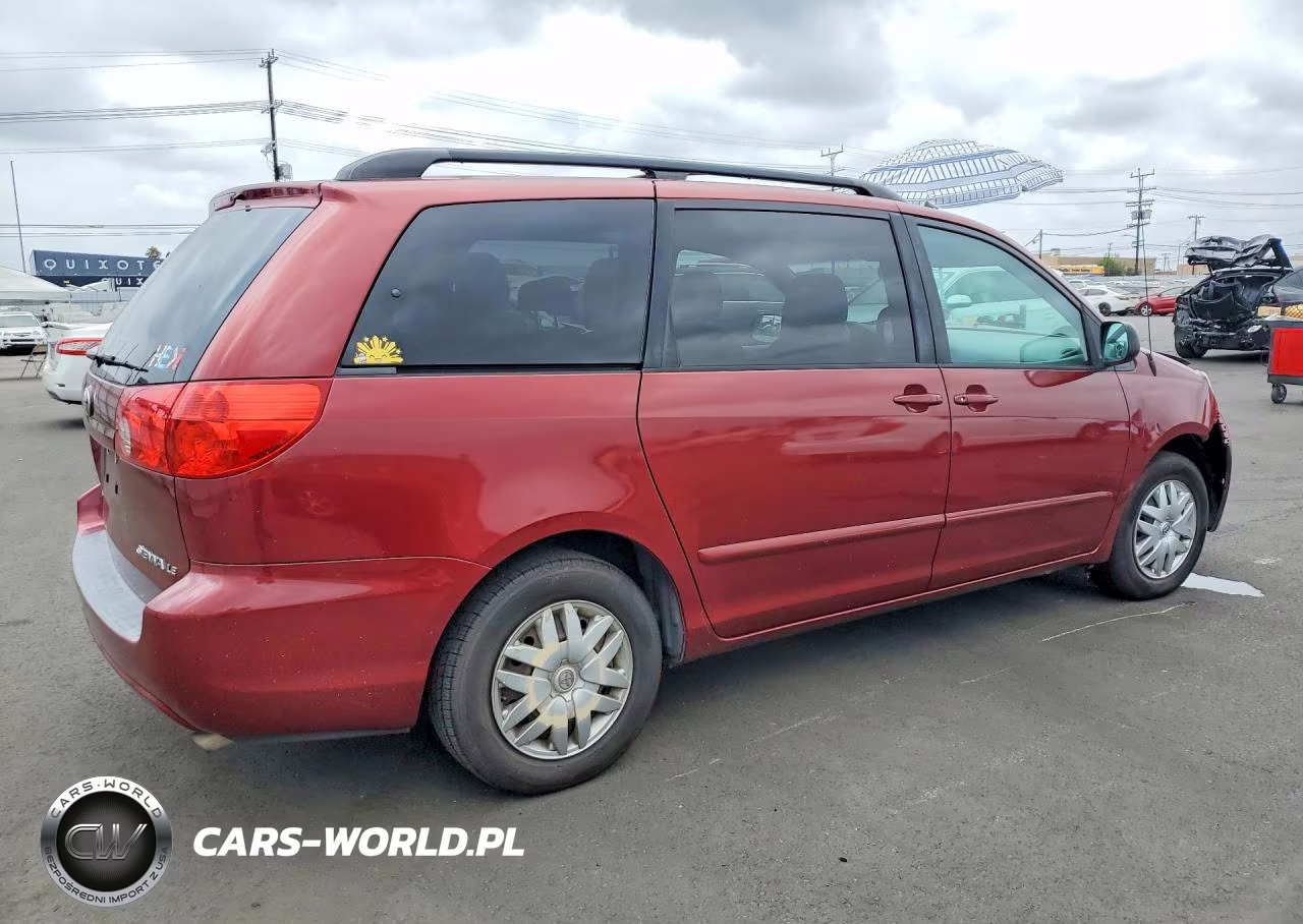 2010 Toyota Sienna Le 8-Passenger VIN:5TDKK4CC3AS318242 - 3