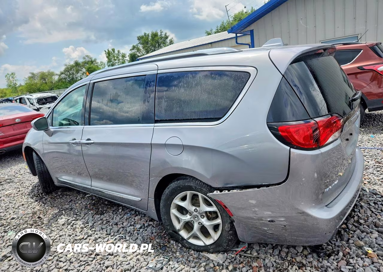 2017 Chrysler Pacifica Touring L Plus VIN:2C4RC1EG2HR788646 - 2
