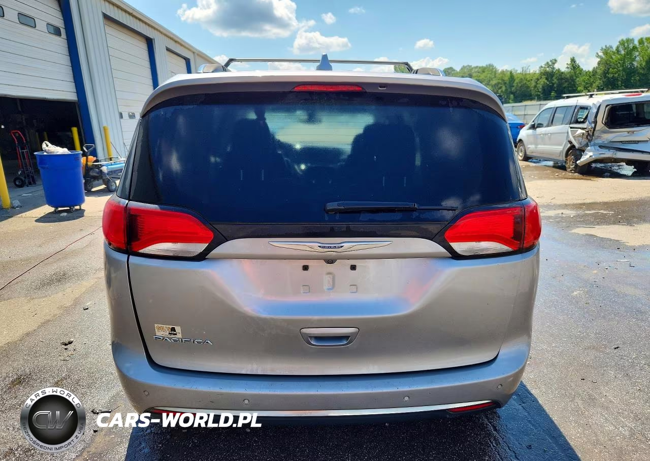 2018 Chrysler Pacifica Touring L VIN:2C4RC1BG7JR290484 - 6