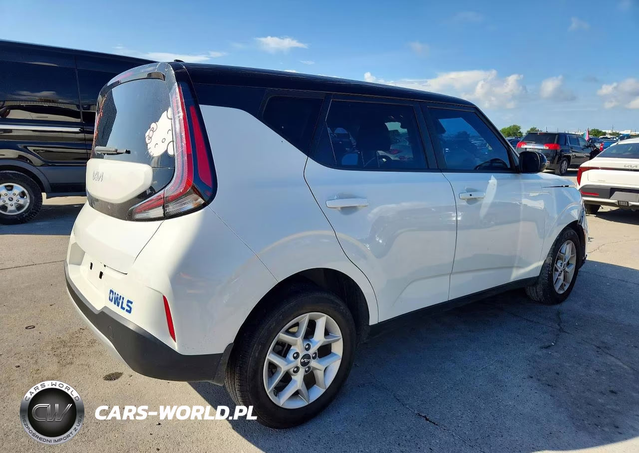 2024 Kia Soul S VIN:KNDJ23AU8R7229693 - 3
