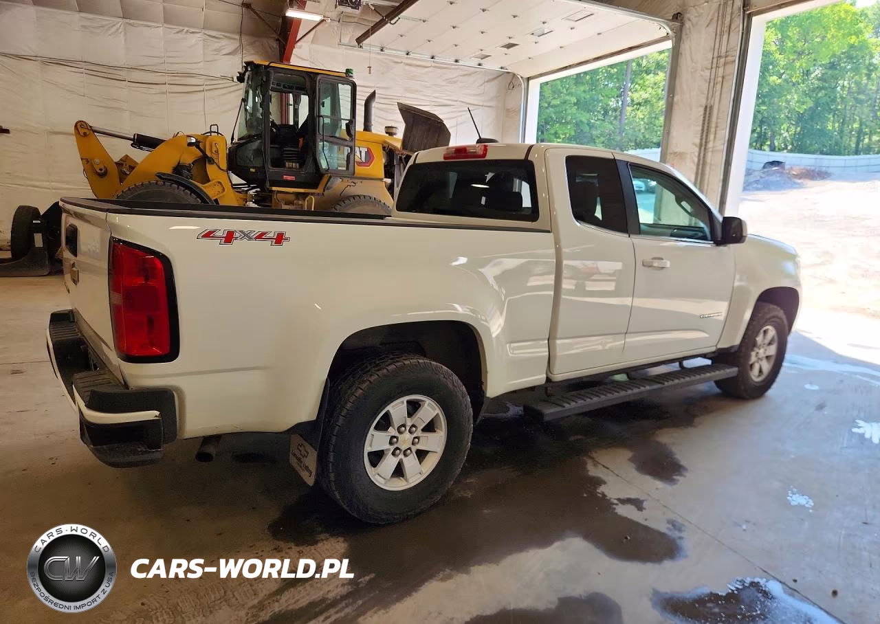 2017 Chevrolet Colorado VIN:1GCHTBEAXH1150131 - 3