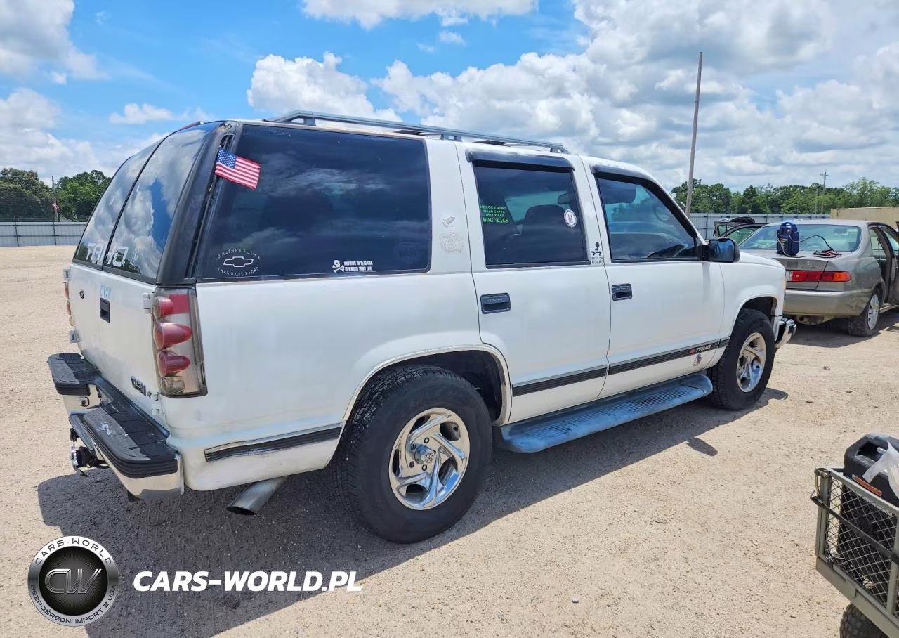 1999 Chevrolet Tahoe C1500 VIN:1GNEC13R9XJ570653 - 3