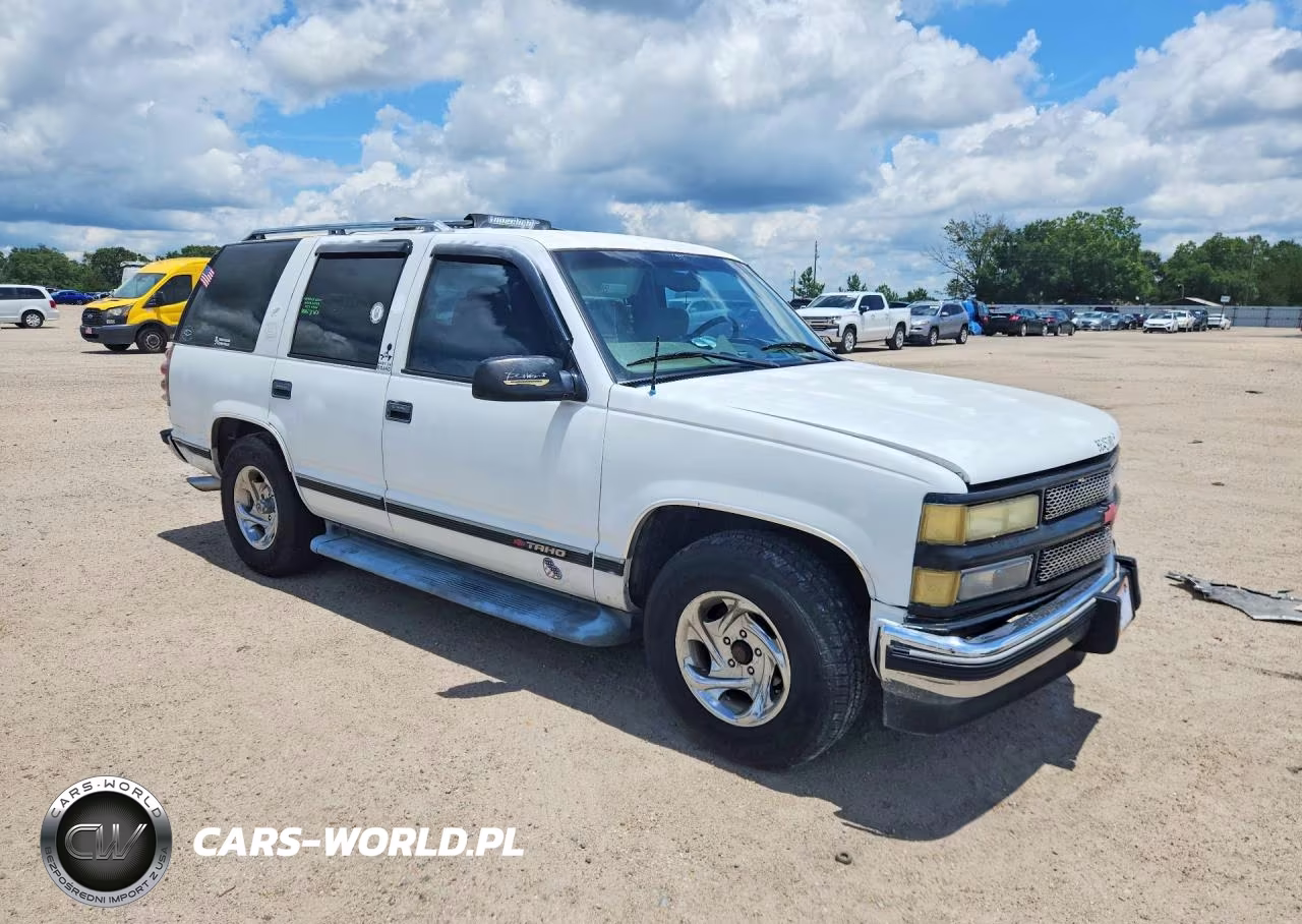 1999 Chevrolet Tahoe C1500 VIN:1GNEC13R9XJ570653 - 4