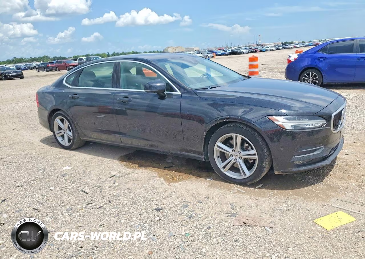 2018 Volvo S90 T5 Momentum VIN:LVY982AK5JP007362 - 4