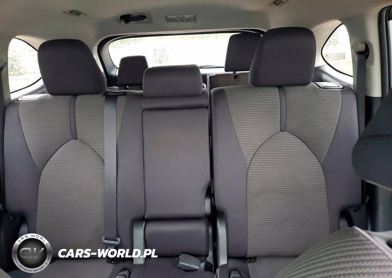2025 Toyota Highlander Le VIN:5TDKDRBH7SS588158 - 10