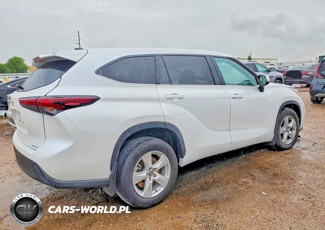 2025 Toyota Highlander Le VIN:5TDKDRBH7SS588158 - 3