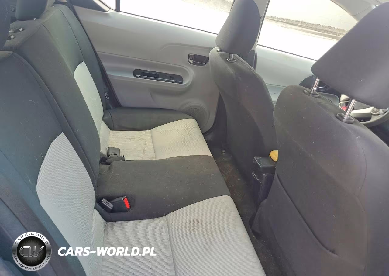 2014 Toyota Prius C Two VIN:JTDKDTB34E1079597 - 11