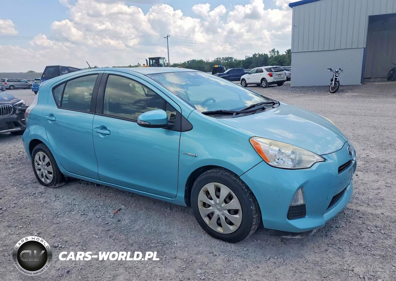 2014 Toyota Prius C Two VIN:JTDKDTB34E1079597 - 4