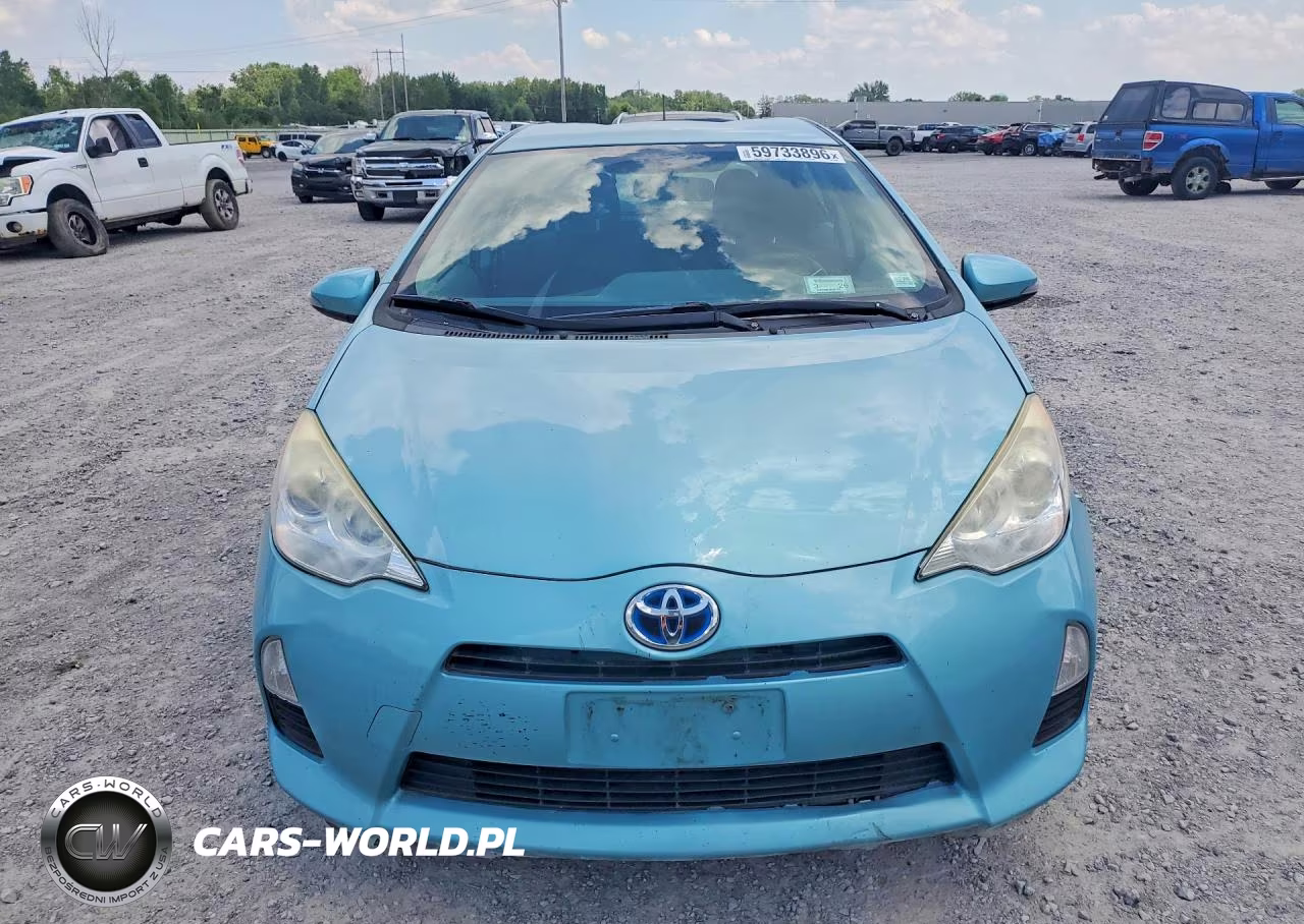 2014 Toyota Prius C Two VIN:JTDKDTB34E1079597 - 5