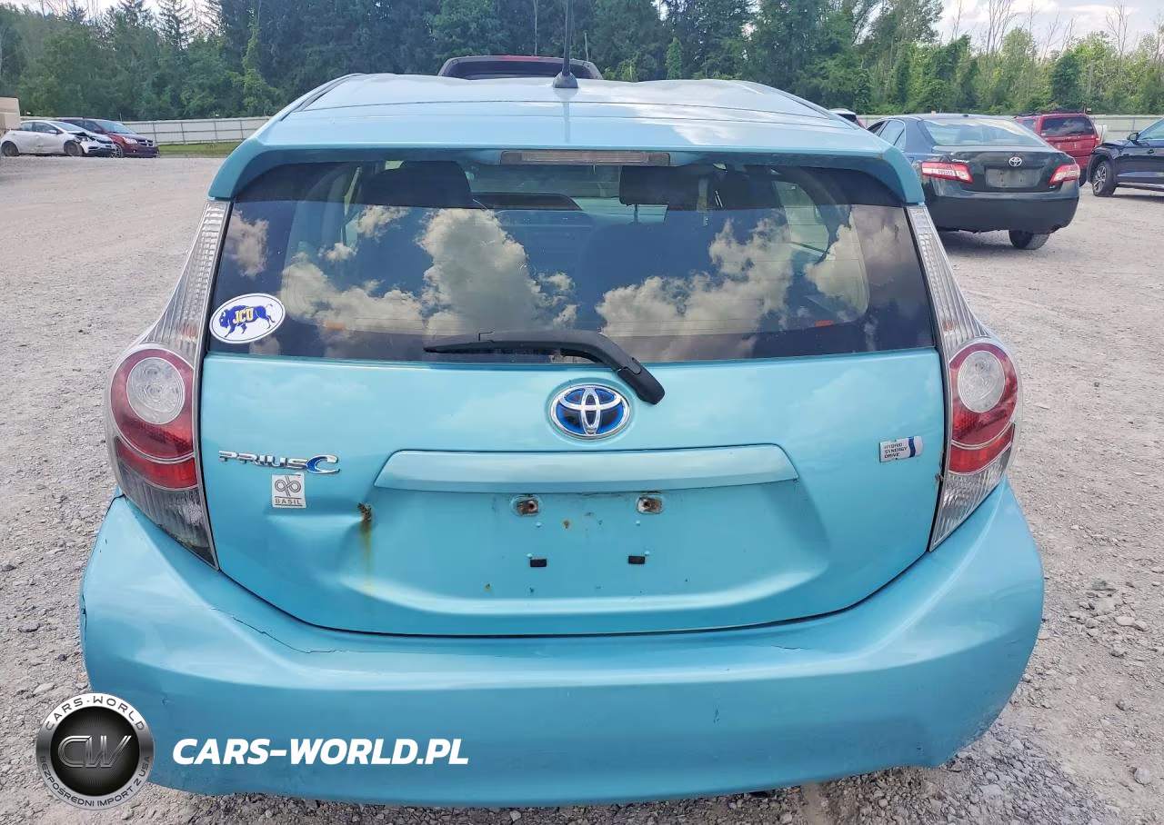 2014 Toyota Prius C Two VIN:JTDKDTB34E1079597 - 6