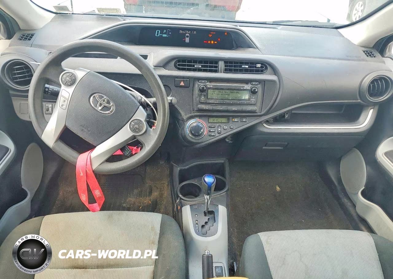 2014 Toyota Prius C Two VIN:JTDKDTB34E1079597 - 8