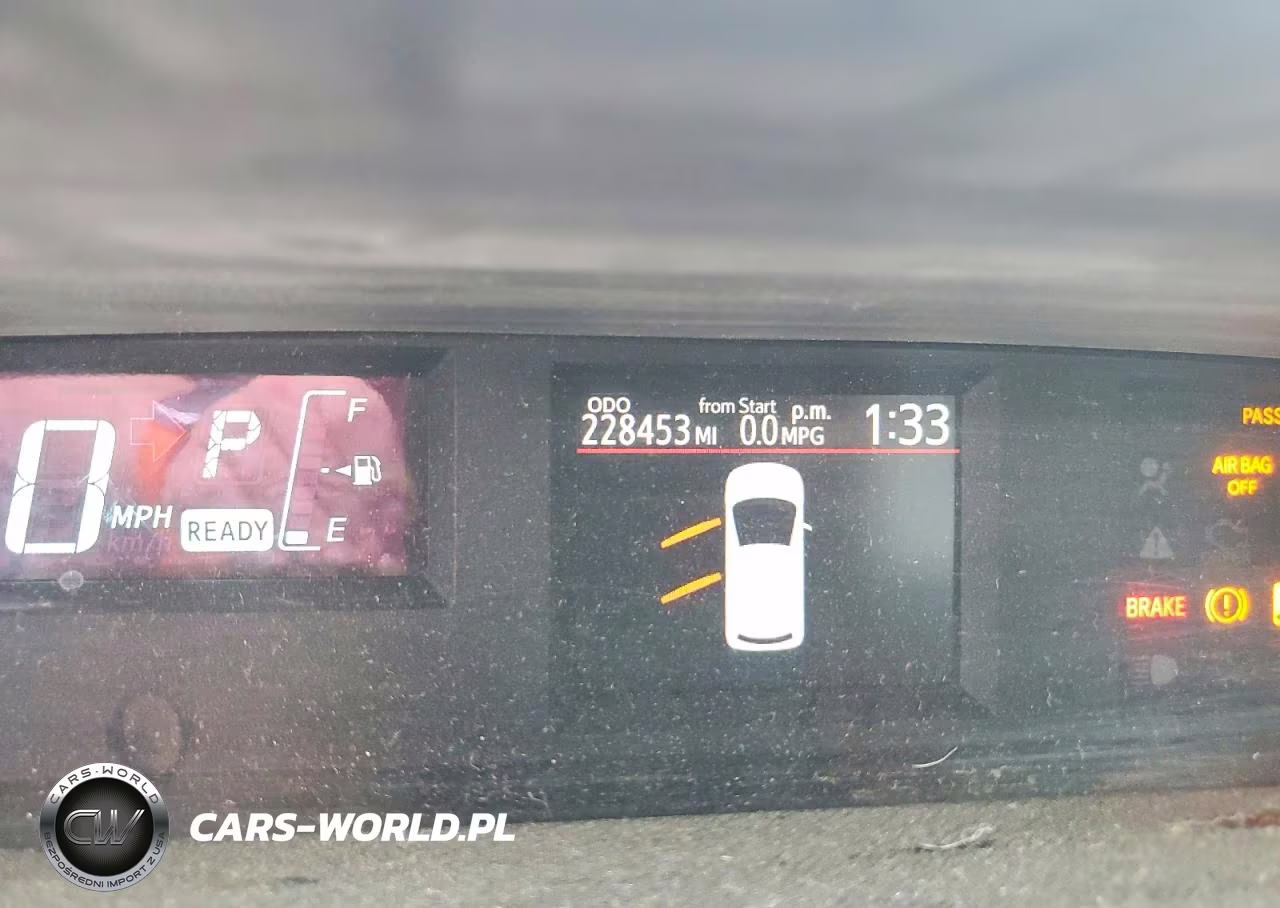 2014 Toyota Prius C Two VIN:JTDKDTB34E1079597 - 9