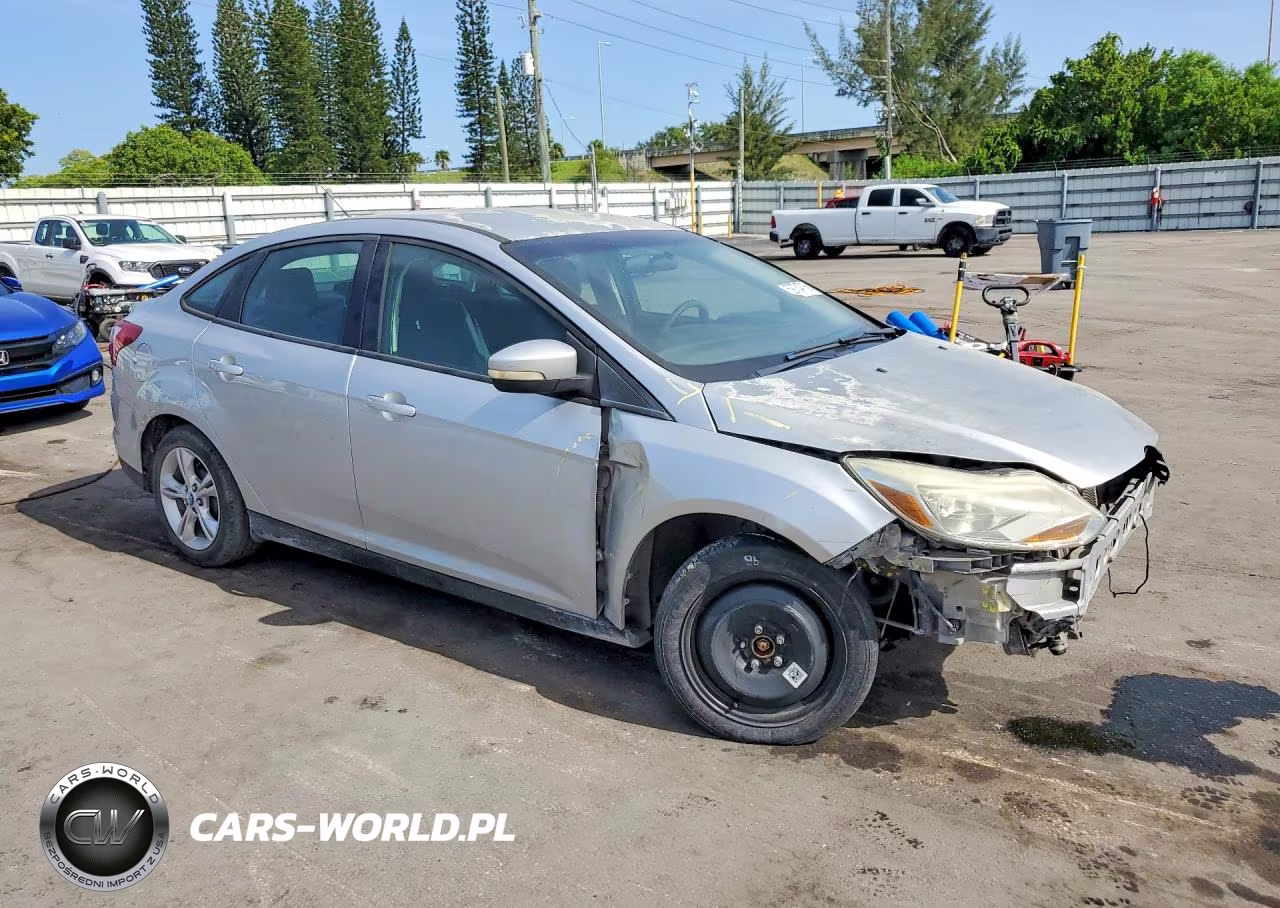 2013 Ford Focus VIN:1FADP3F28DL136040 - 4