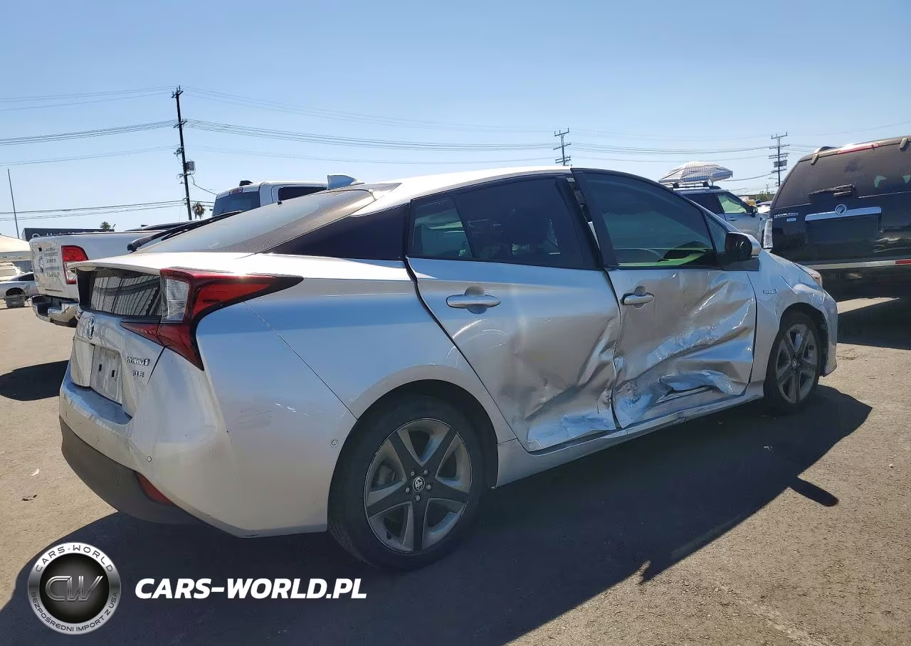 2022 Toyota Prius Xle VIN:JTDKAMFUXN3167625 - 3