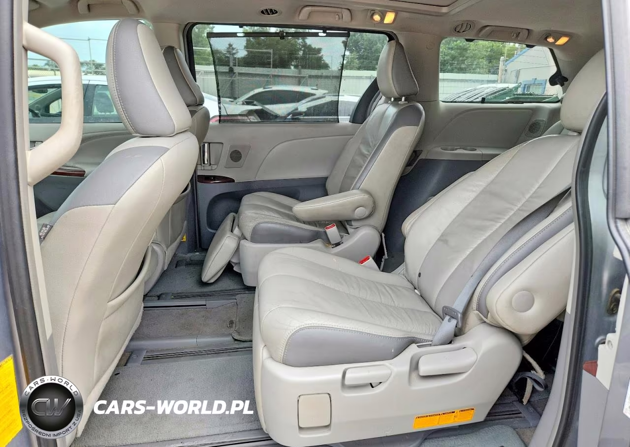 2012 Toyota Sienna Limited 7-Passenger VIN:5TDYK3DC5CS235580 - 11
