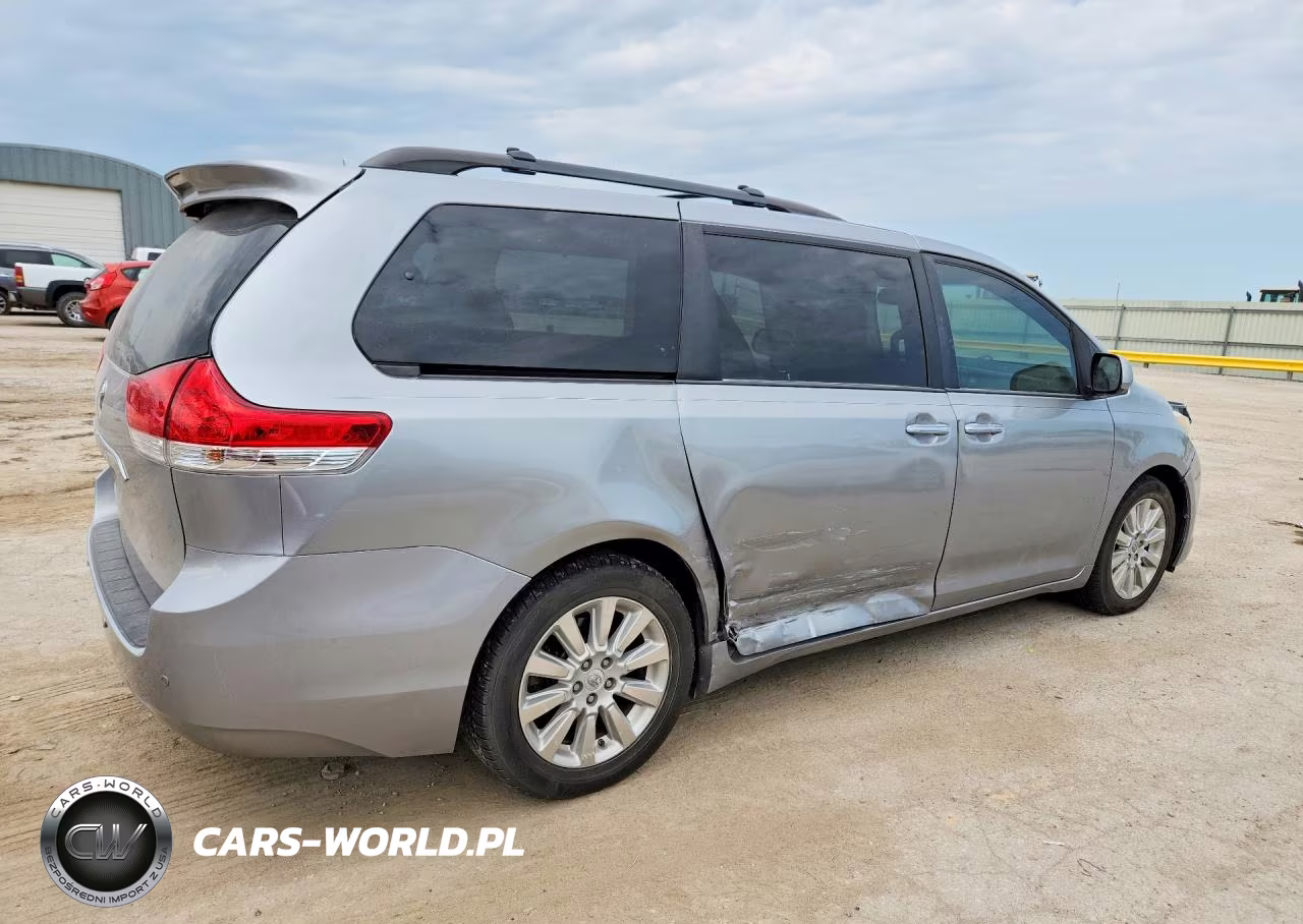 2012 Toyota Sienna Limited 7-Passenger VIN:5TDYK3DC5CS235580 - 3