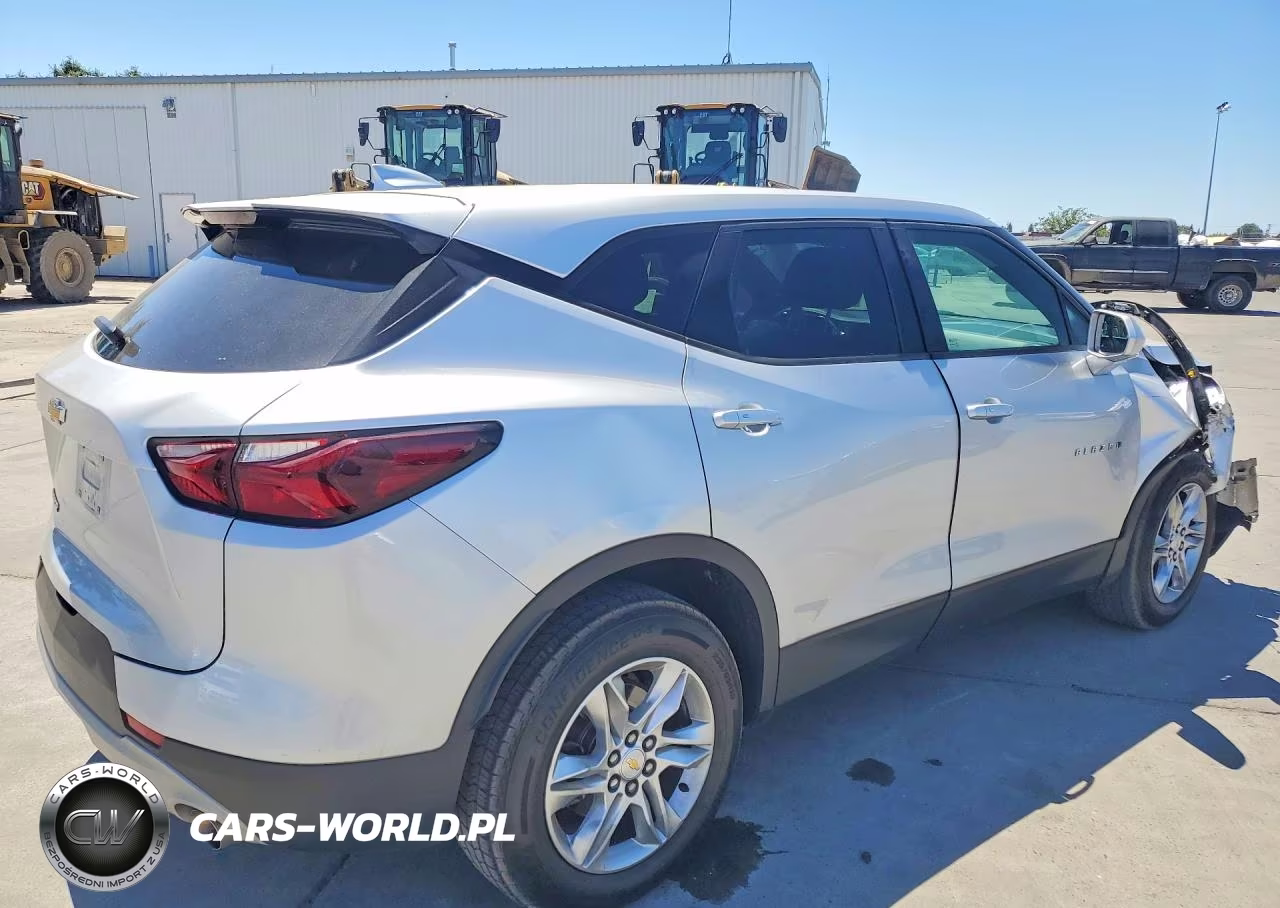 2020 Chevrolet Blazer VIN:3GNKBBRA7LS666626 - 3
