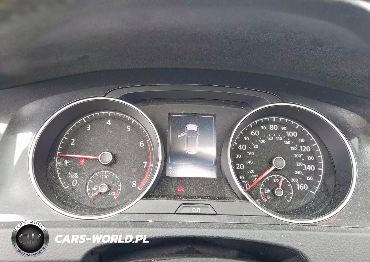 2018 Volkswagen Golf S VIN:3VWG17AU3JM272981 - 9