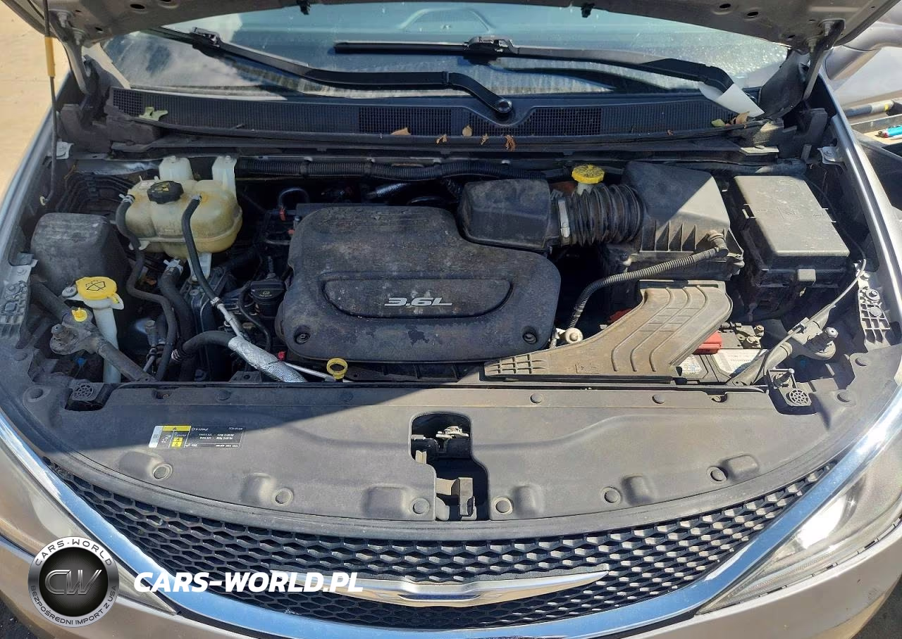 2018 Chrysler Pacifica Touring L VIN:2C4RC1BG3JR219038 - 12