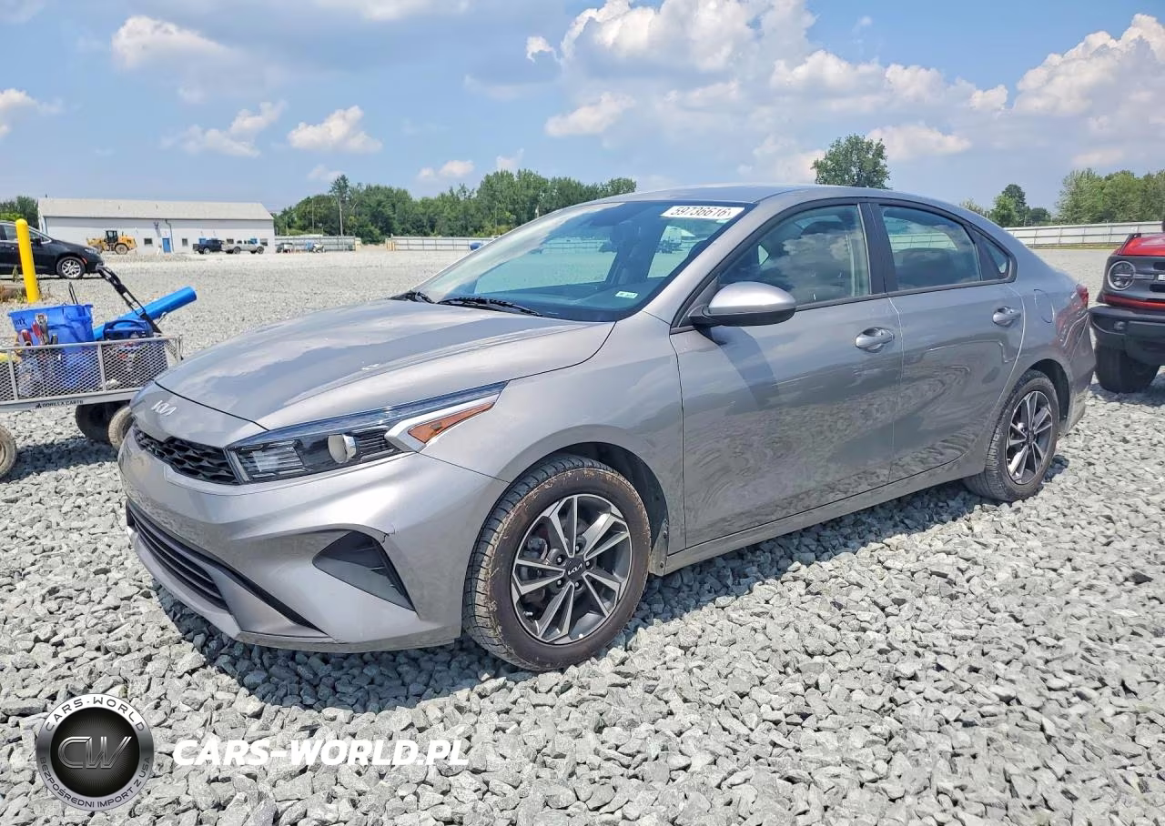 2024 Kia Forte Lxs – zdjęcie 1 z 12