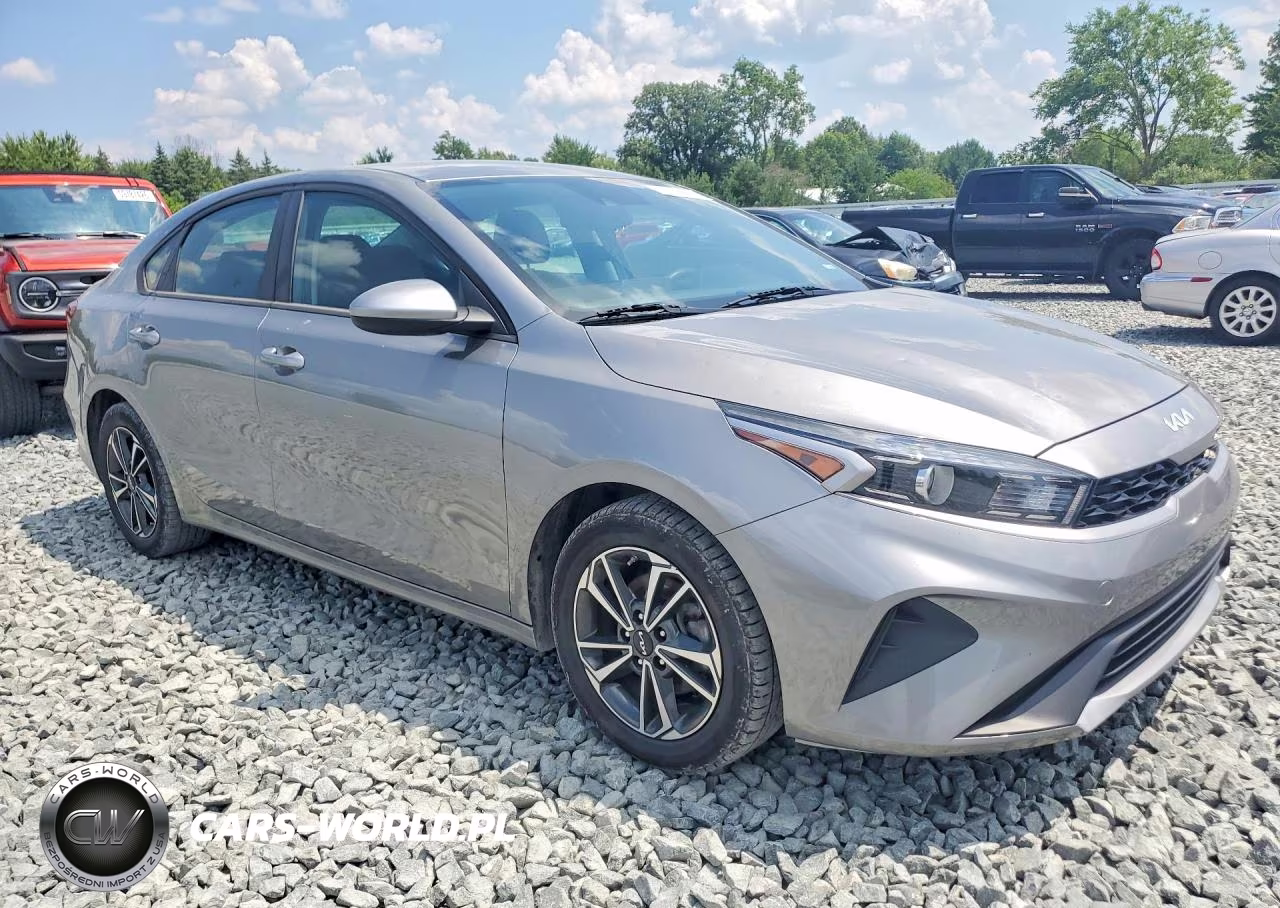 2024 Kia Forte Lxs VIN:3KPF24AD5RE750351 - 4