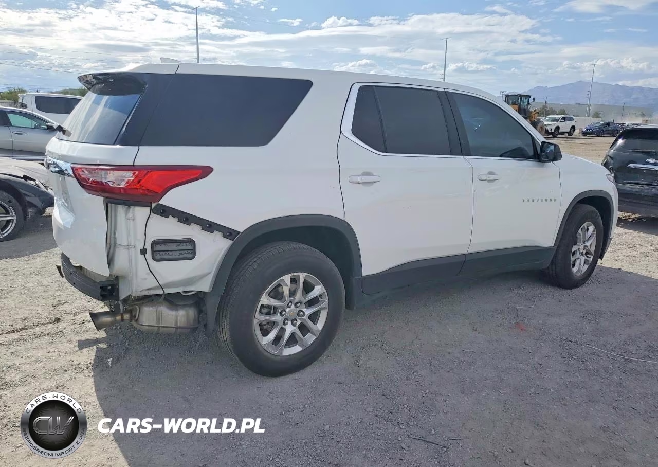 2020 Chevrolet Traverse Ls VIN:1GNERFKW4LJ302624 - 3
