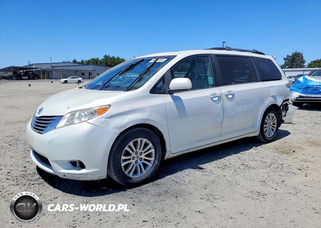 2015 Toyota Sienna Xle 8-Passenger – zdjęcie 1 z 14