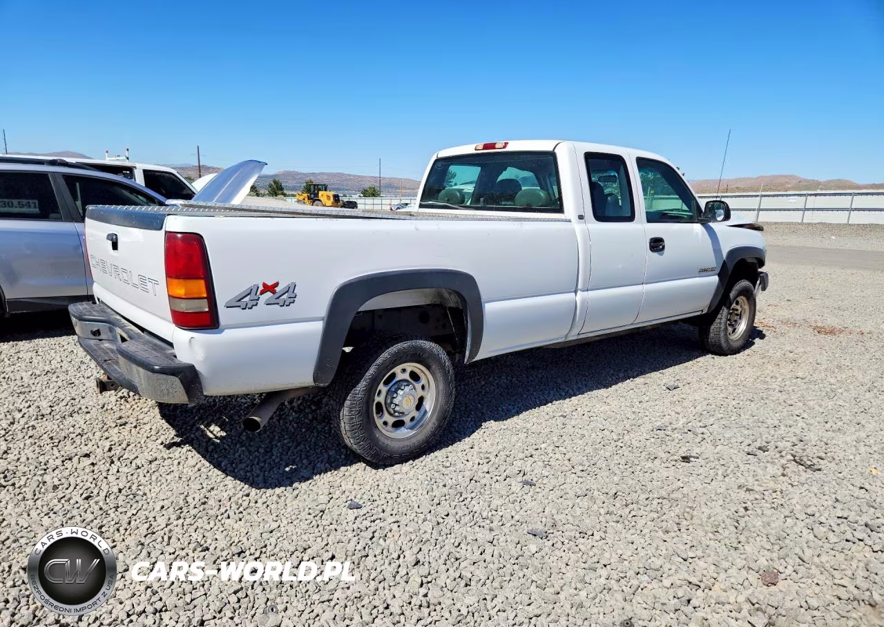 2002 Chevrolet Silverado K2500 Heavy Duty VIN:1GCHK29U62E179049 - 3