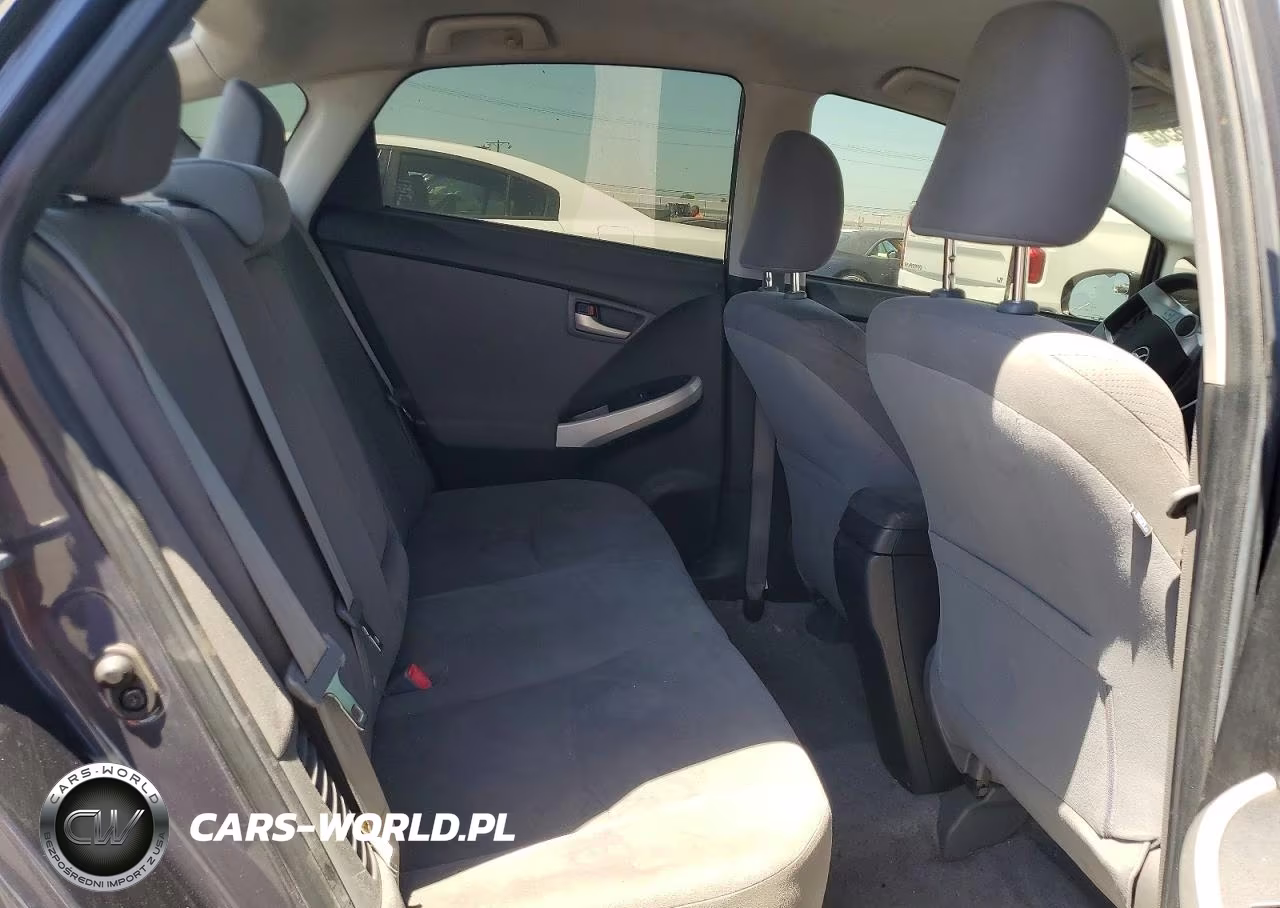 2013 Toyota Prius Two VIN:JTDKN3DU4D5584890 - 10