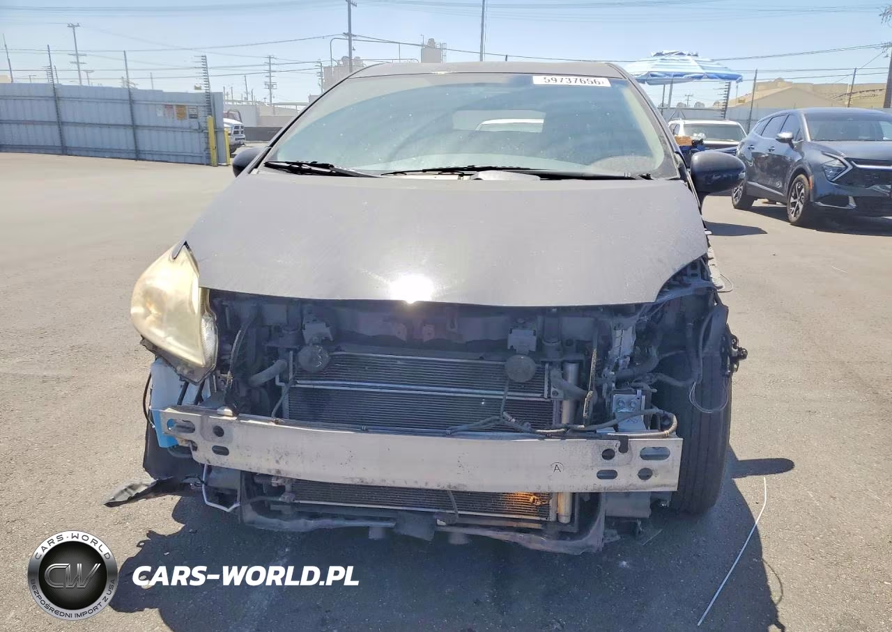 2013 Toyota Prius Two VIN:JTDKN3DU4D5584890 - 5
