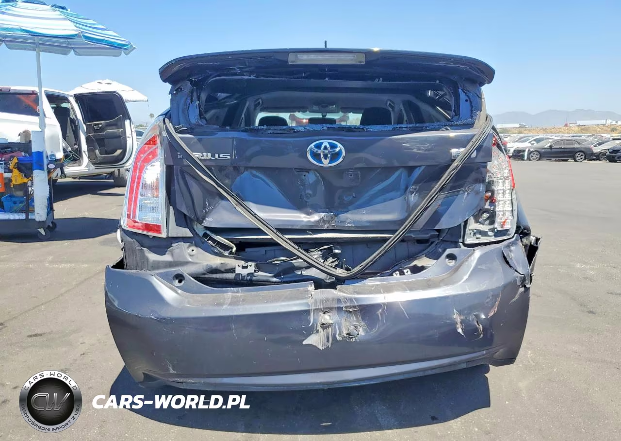 2013 Toyota Prius Two VIN:JTDKN3DU4D5584890 - 6